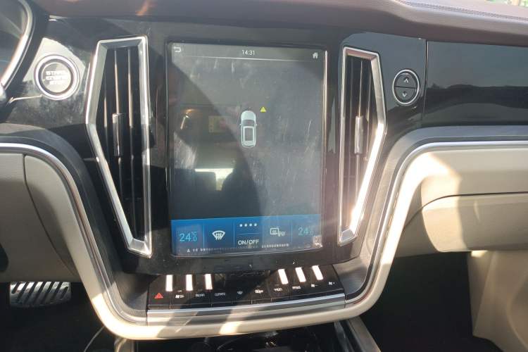 Used Zotye T700 2017 1.8T Dual-Clutch Prestige Model
