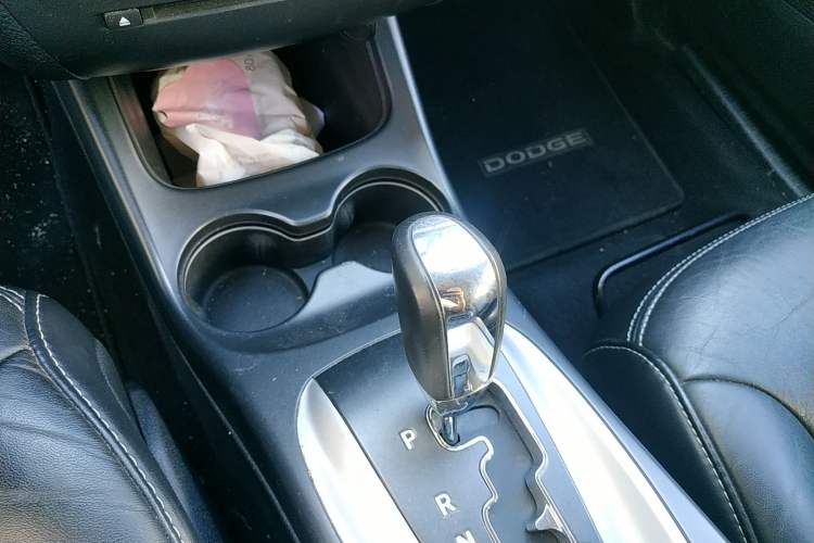 Used Dodge Journey 2013 2.4L Two-Wheel Drive Luxury Version
