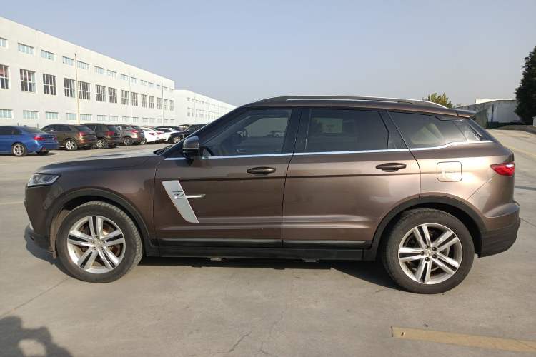 Used Zotye T700 2017 1.8T Dual-Clutch Prestige Model
