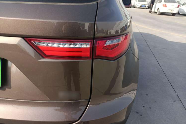 Used Zotye T700 2017 1.8T Dual-Clutch Prestige Model
