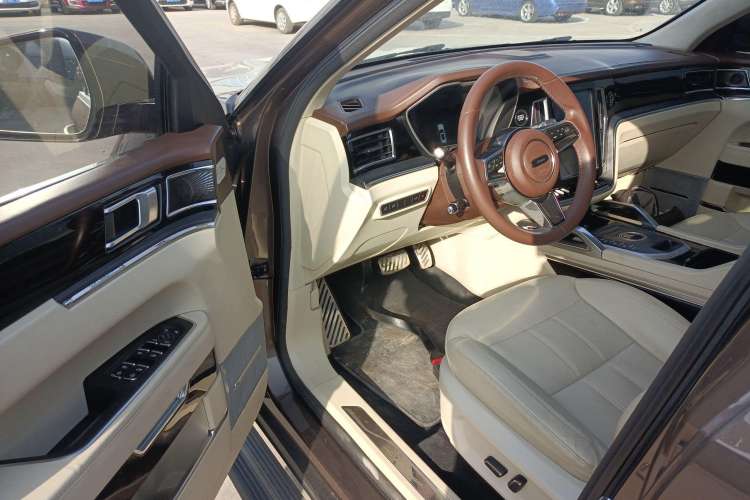 Used Zotye T700 2017 1.8T Dual-Clutch Prestige Model
