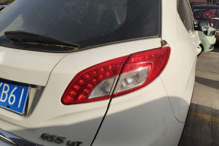 Used GAC Trumpchi GS5 2013 1.8T Manual Two-Wheel Drive Elite Edition
