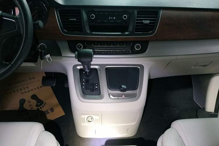 Used SAIC MAXUS G10 2016 2.0T Automatic Elite Edition
