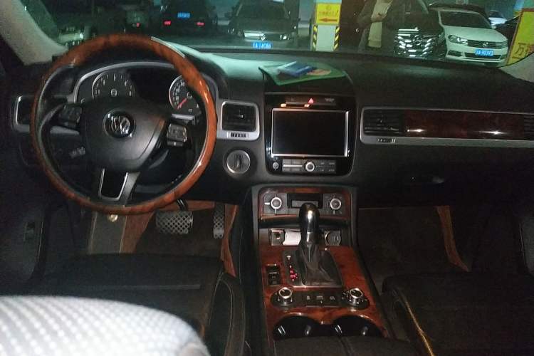 Used Volkswagen Touareg 2011 3.0 TDI Diesel Comfort Version