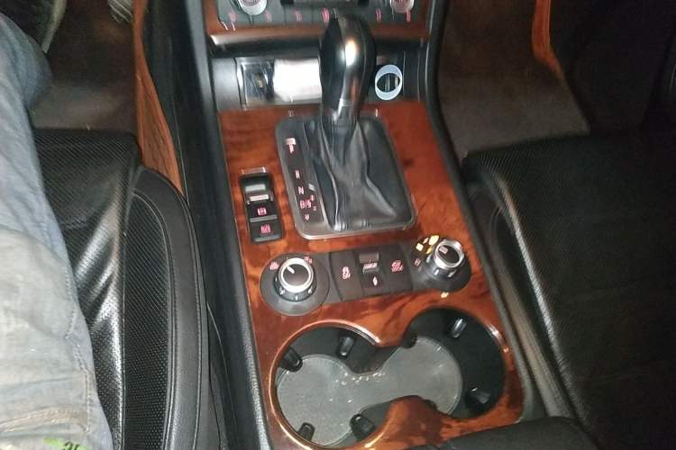 Used Volkswagen Touareg 2011 3.0 TDI Diesel Comfort Version