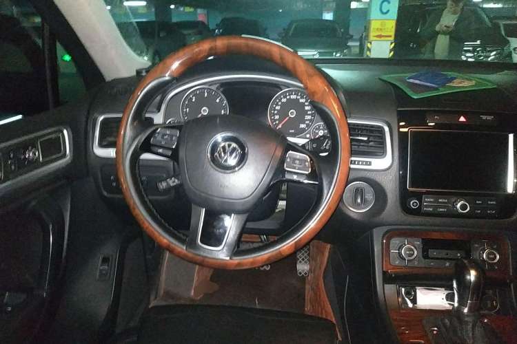 Used Volkswagen Touareg 2011 3.0 TDI Diesel Comfort Version