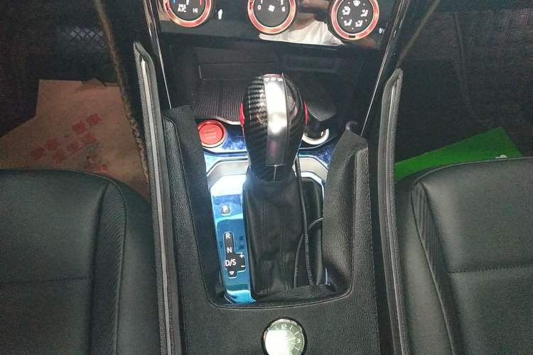 Used Volkswagen T-ROC 2018 280TSI DSG Two-Wheel-Drive Comfort Version China V Standard