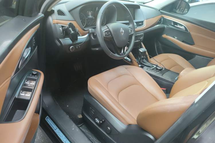 Used BORGWARD BX7 2018 28T Four-wheel Drive Luxury Model 5 Seats China VI Emission Standard
