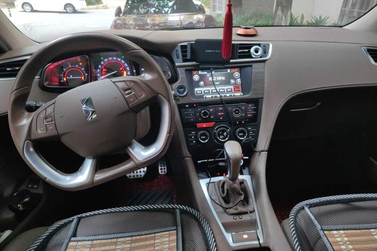 Used DS 5LS 2014 1.6T Prestige Edition THP200
