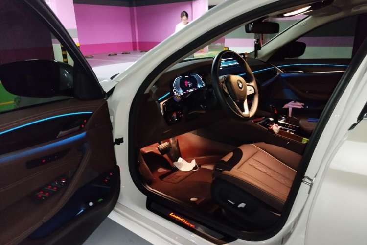 Used BMW 5 Series New Energy 2021 535Le Luxury Package Driver Seat