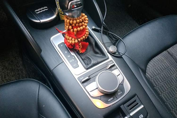 Used Audi A3 2014 Limousine 40 TFSI S line Luxury Model
