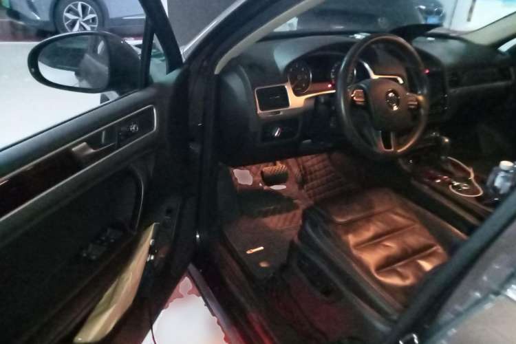 Used Volkswagen Touareg 2011 3.0 TDI Diesel Standard Version
