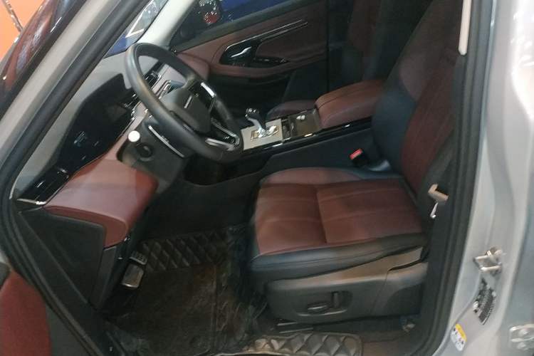 Used Land Rover Range Rover Evoque 2021 Range Rover Velar 249 PS R-Dynamic S Performance Edition
