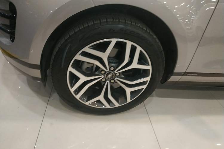 Used Land Rover Range Rover Evoque 2021 Range Rover Velar 249 PS R-Dynamic S Performance Edition
