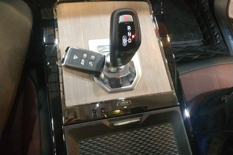 Used Land Rover Range Rover Evoque 2021 Range Rover Velar 249 PS R-Dynamic S Performance Edition
