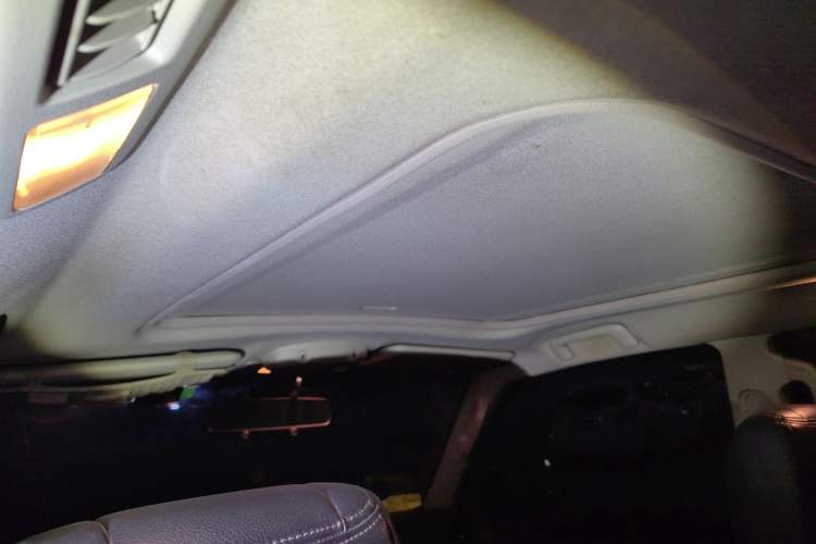 Used Mitsubishi Pajero 2015 3.0L Automatic Elite Overdrive Version China IV Standard Headliner