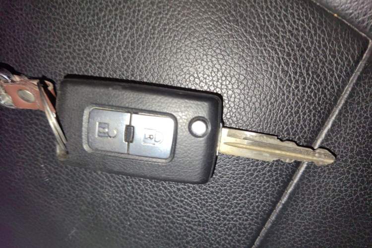 Used Mitsubishi Pajero 2015 3.0L Automatic Elite Overdrive Version China IV Standard Vehicle Key