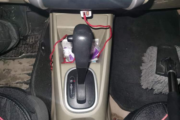 Used Venucia R50 2012 1.6L Automatic Comfort Edition
