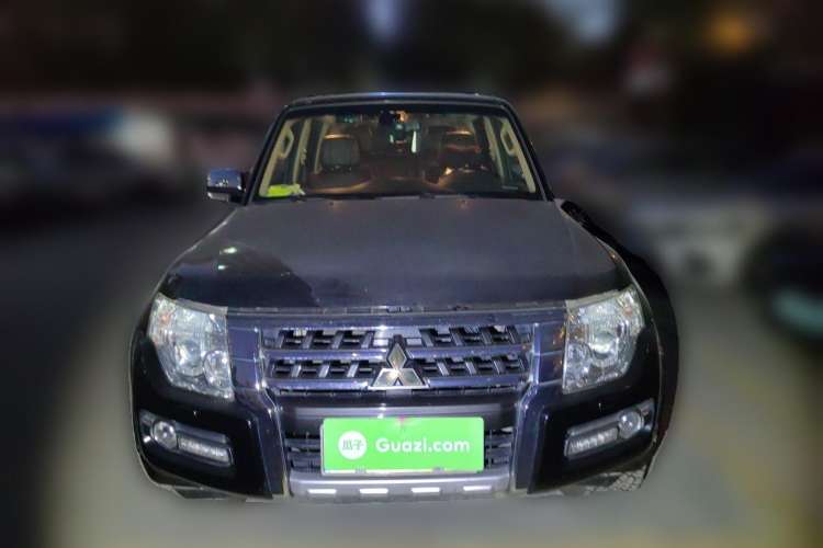 Used Mitsubishi Pajero 2015 3.0L Automatic Elite Overdrive Version China IV Standard Front