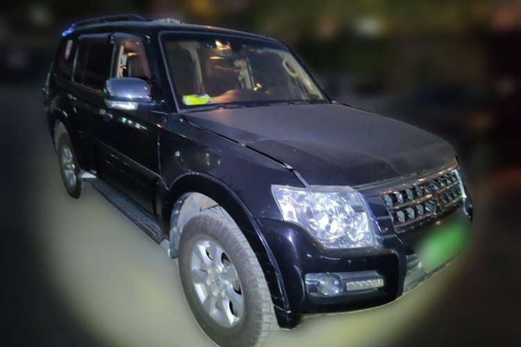 Used Mitsubishi Pajero 2015 3.0L Automatic Elite Overdrive Version China IV Standard Front Right 45 Deg