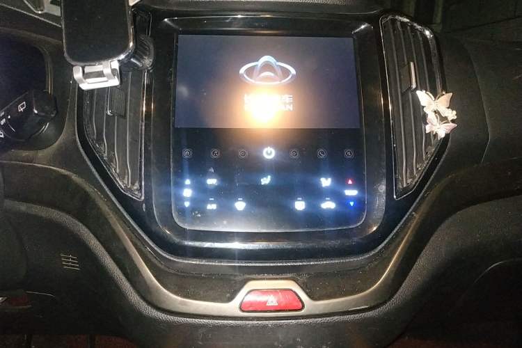Used CHANGAN OSHAN CX70 2017 CX70T 1.5T Manual High-Performance Edition
