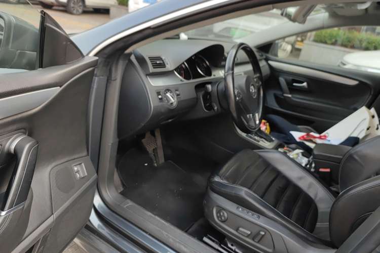 Used Volkswagen CC 2009 3.6 FSI Top-Trim Version
