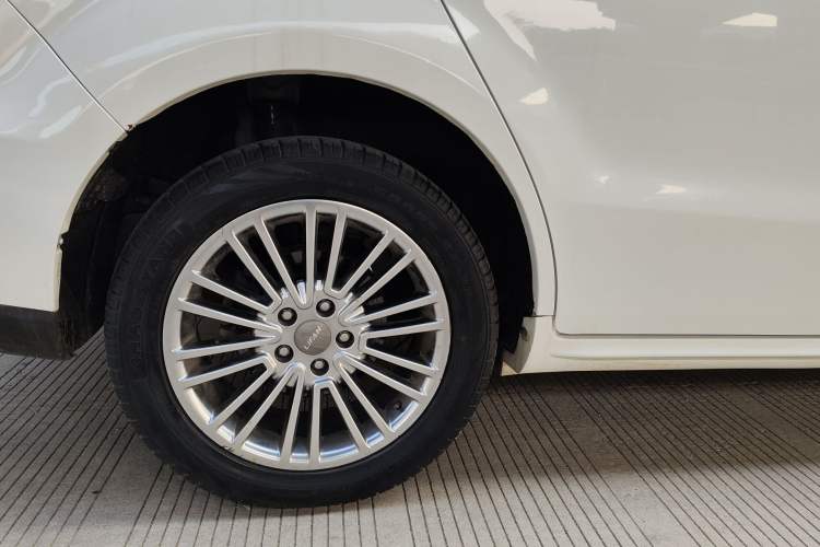 Used Lifan Auto Xuanlang 2017 1.8L Manual Comfort Model
