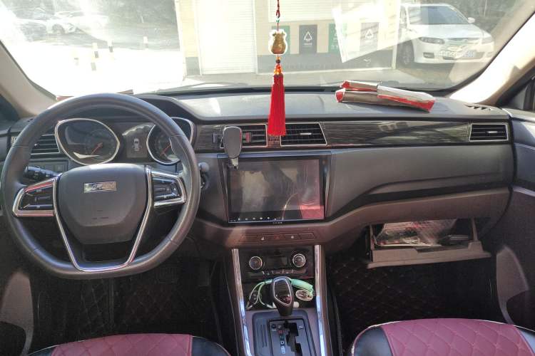 Used Lifan Auto Myway 2016 1.5L Automatic Smart Enjoyment Model Center Console