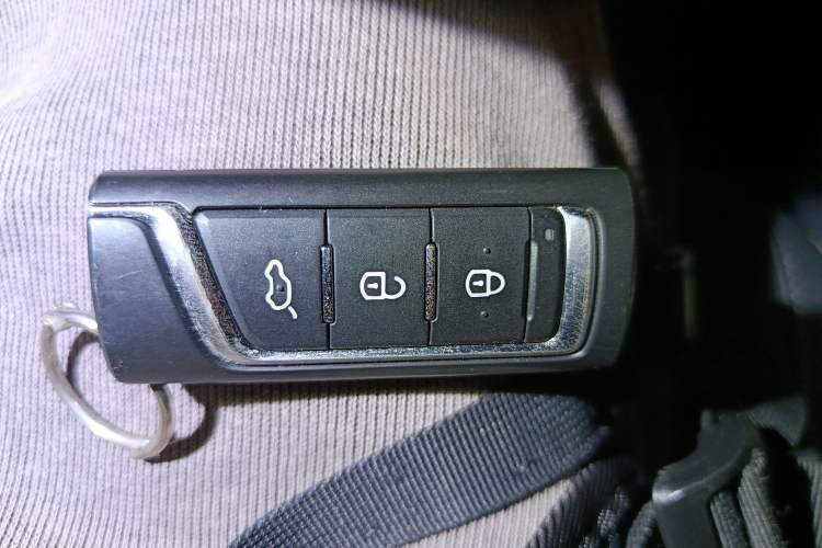 Used GAC Trumpchi GA8 2017 280T Deluxe Edition Vehicle Key