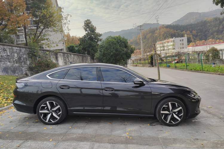 Used Volkswagen Lamando 2022 Lavida L 280TSI DSG Cool & Spicy Edition
