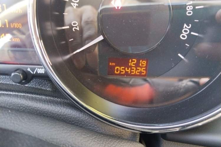 Used Peugeot 3008 2016 2.0L Automatic Classic Edition
