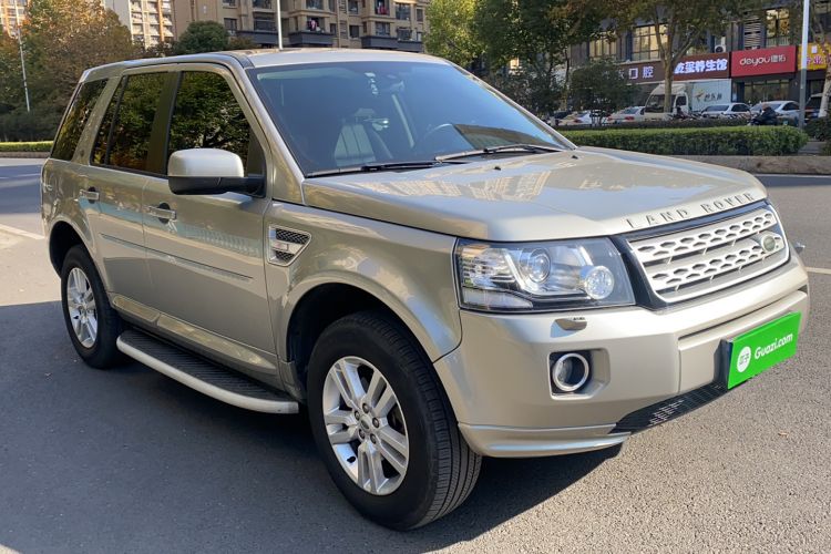 Used Land Rover Freelander 2 2013 2.0T Si4 SE Gasoline Edition Front Right 45 Deg