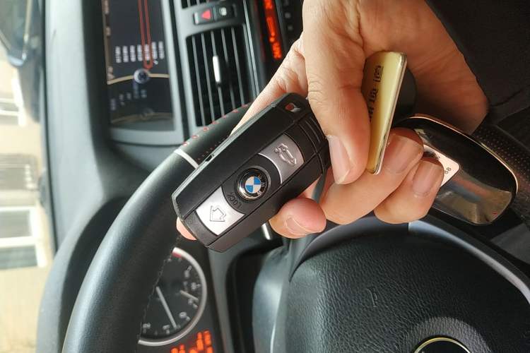 Used BMW X6 2009 xDrive35i Vehicle Key