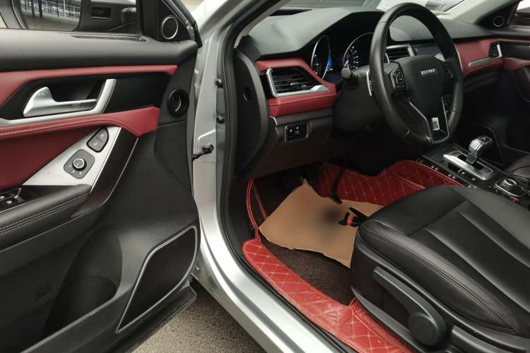 Used Haval H6 Coupe 2019 1.5T Automatic Two-Wheel Drive Luxury Smart Connectivity Version China VI Standard