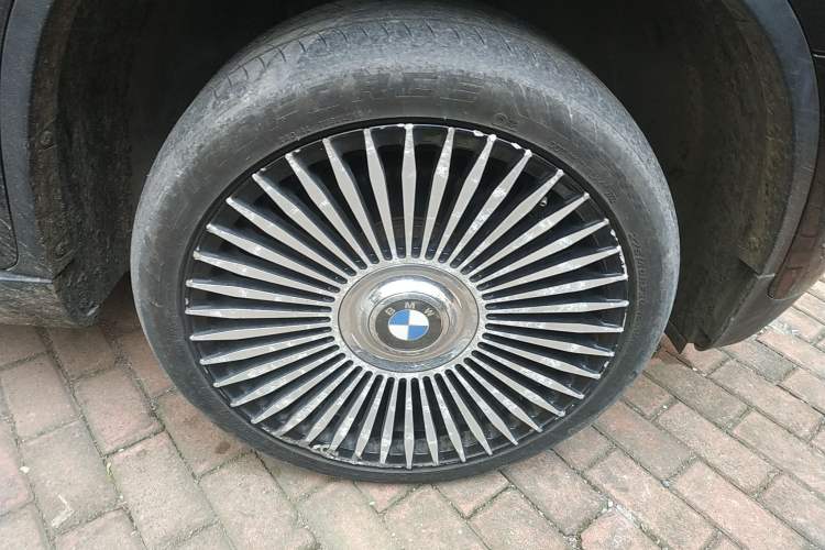 Used BMW X6 2009 xDrive35i Right Front Wheel Hub