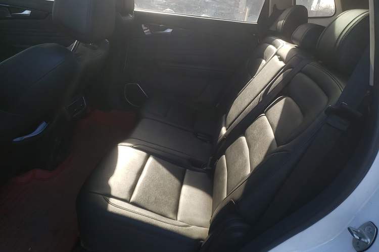 Used Sinotruk VGV U70 2020 1.5T Automatic Smart Enjoyment Elite Version 7 Seats Left Rear Seat