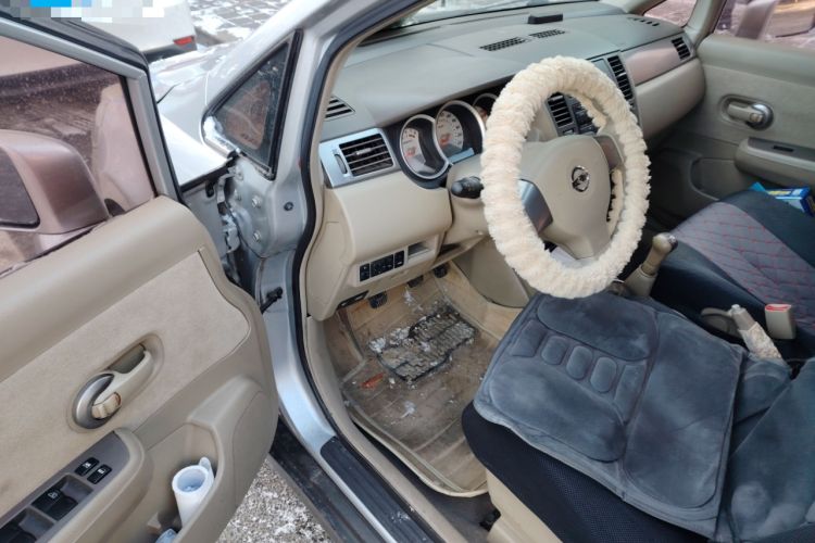 Used Nissan Tiida Sedan 2008 1.6L Manual Fashion Edition Driver Seat