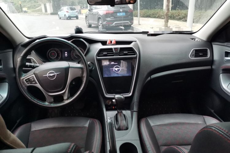 Used Haima Fumei 2017 1.6L Automatic Luxury Model Center Console