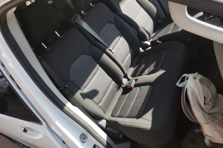 Used SAIC MAXUS V70 Xintu 2023 2.0T Diesel Manual Elite Edition 5/6 Seats 93 kW