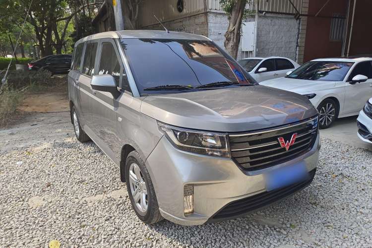 Used Wuling Hongguang PLUS 2019 1.5T Manual Luxury 7-Seater
