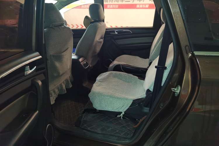 Used HYOSOW H3 2015 1.5L manual luxury version Right Rear Seat