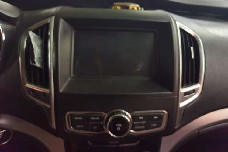 Used HYOSOW H3 2015 1.5L manual luxury version Audio And AC Panel