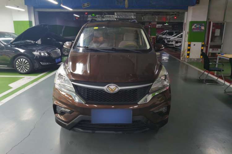 Used HYOSOW H3 2015 1.5L manual luxury version Front