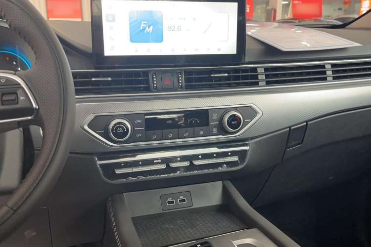 Used JETOUR X70 2023 1.5T DCT Flagship Edition 5 Seats