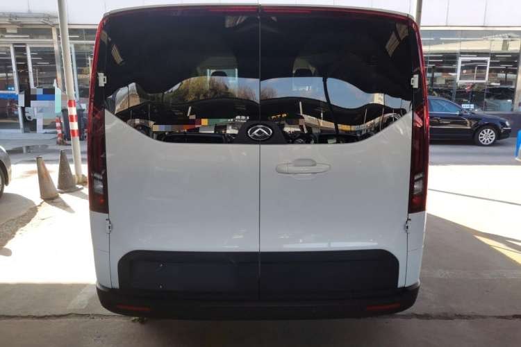 Used SAIC MAXUS V70 Xintu 2023 2.0T Diesel Manual Elite Edition 5/6 Seats 93 kW