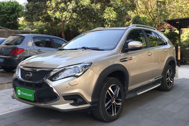 Used BYD Tang New Energy 2015 2.0T Four-Wheel-Drive Flagship Model