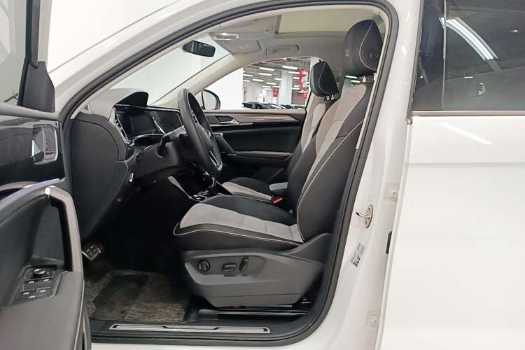 Used Volkswagen Tayron X 2020 330TSI Two-Wheel Drive Luxury Smart Connectivity Version