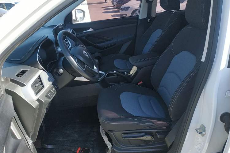 Used Baojun 530 2019 1.5T Manual Elite 7-seater China VI
