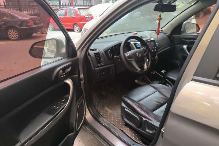 Used Changan CS35 2012 1.6L Manual Luxury Model China IV Standard
