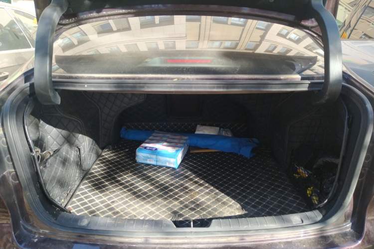 Used CHANGAN Raeton CC 2018 1.5T Automatic Elegant Version China V Standard Trunk